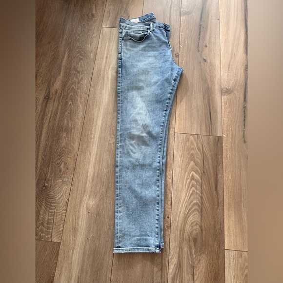 Gap Men’s Slim Taper Jeans - Picture 4 of 5